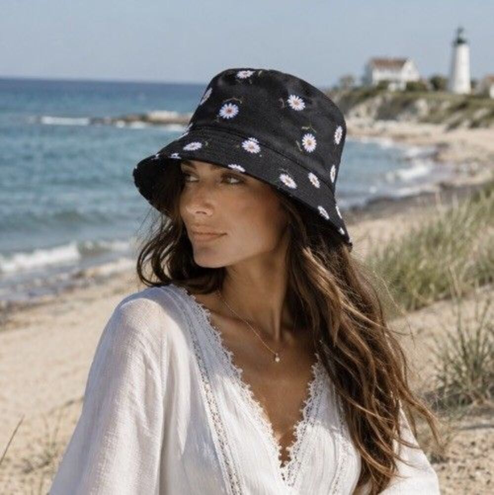 New Alice + Olivia Daisy Bucket Hat Reversible Coastal Vacation Beach Designer